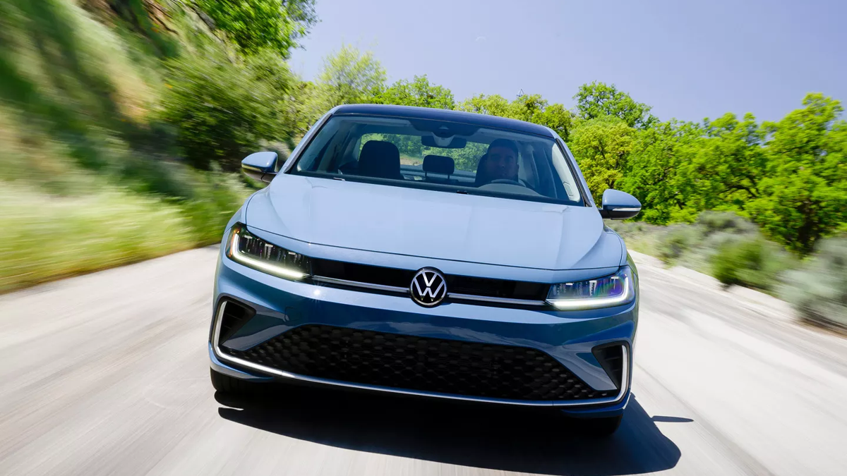 As vendas do Jetta estão despencando, mas a Volkswagen diz que não vai a lugar nenhum