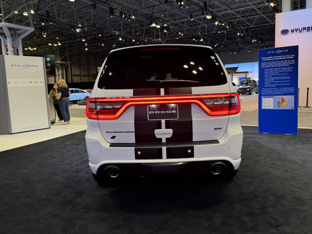 Durango America250 da Dodge mostra como é o músculo americano moderno