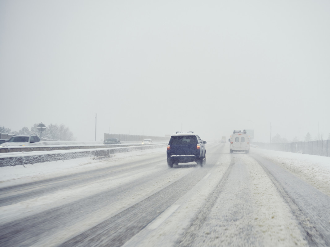 Aviso de nevasca: 12 polegadas de neve e ventos de 50 MPH atingem as rodovias de Wisconsin e Michigan no fim de semana de Páscoa