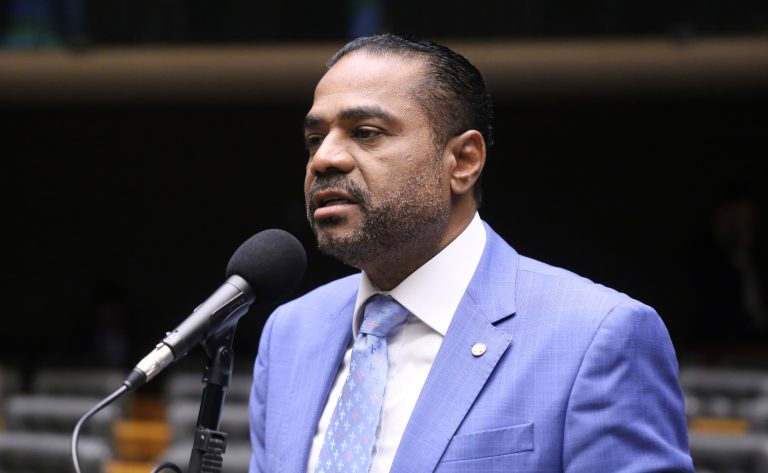 Comissão aprova projeto que inclui templos religiosos em programa de energia renovável – Notícias
