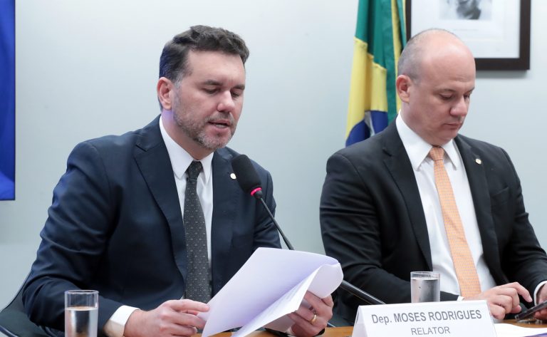 Relator recomenda suspensão de mandato de deputados envolvidos em ocupação do Plenário – Notícias