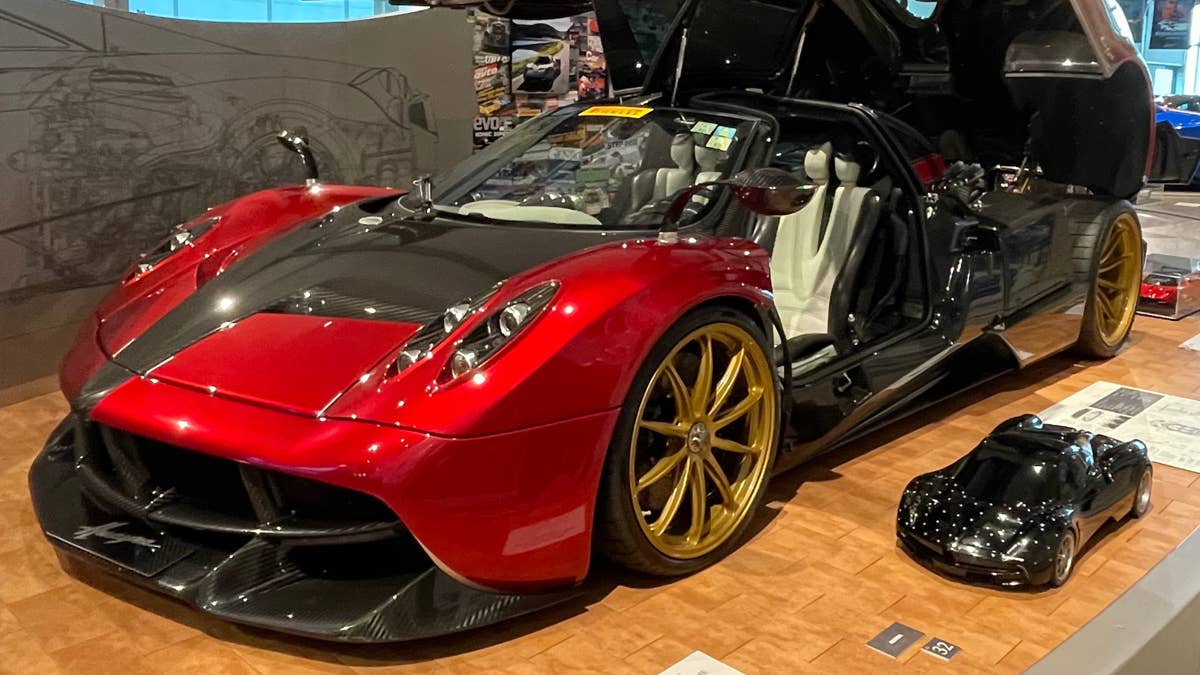 Pagani Huayra é vendido por US$ 3,19 milhões e bate recorde em Barrett-Jackson Palm Beach