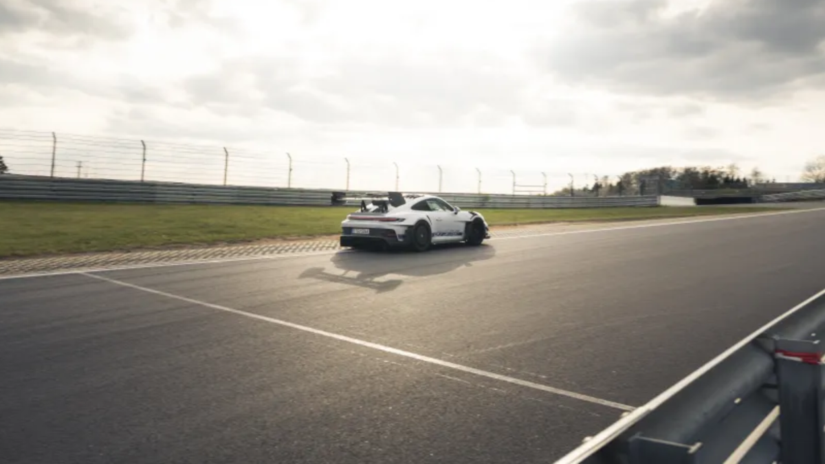 Porsche 911 GT3 RS com kit Manthey faz volta em Nürburgring às 6:45, batendo o Corvette ZR1X de 1.250 HP