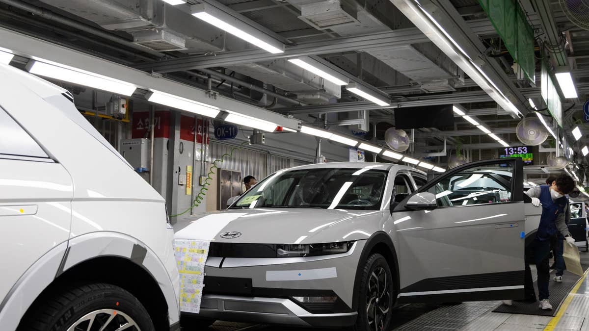 Os preços da gasolina acabaram de virar o mercado de veículos elétricos – as vendas da Hyundai aumentam 40%