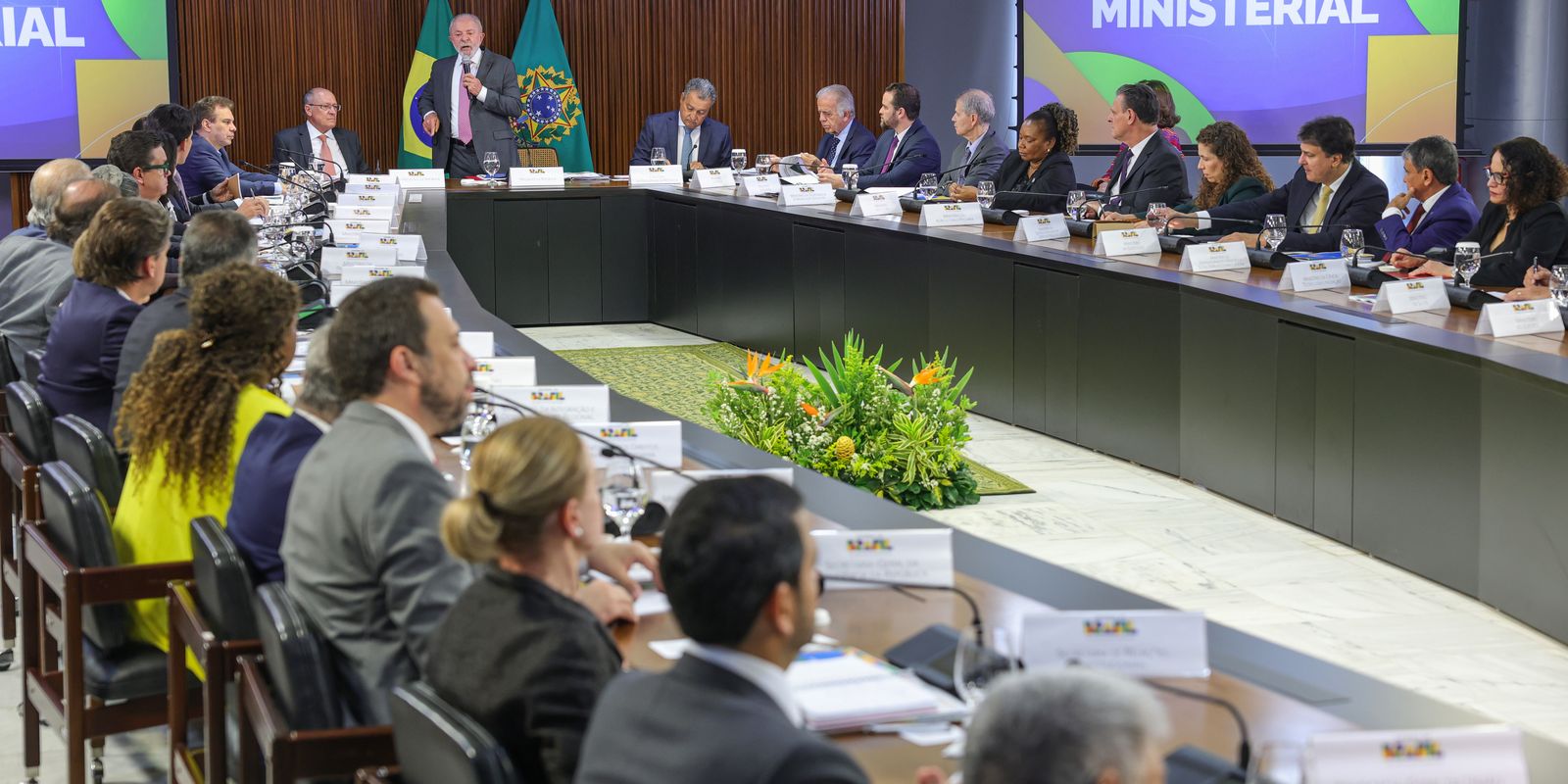 Saiba quais ministros deixam os cargos para disputar as eleições