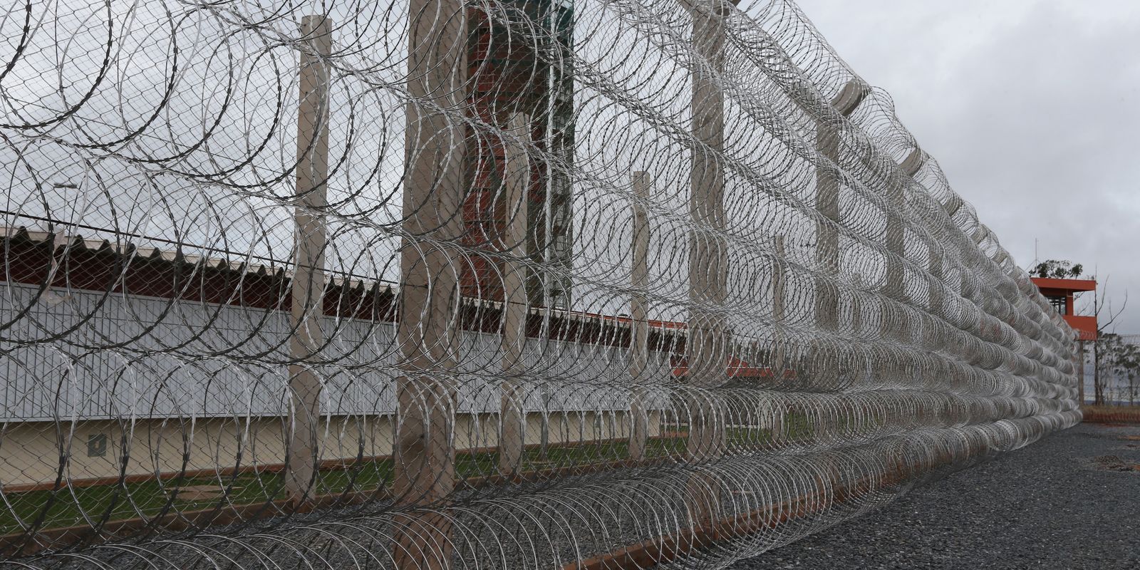 Sancionada lei que endurece pena a condenados por morte de policiais