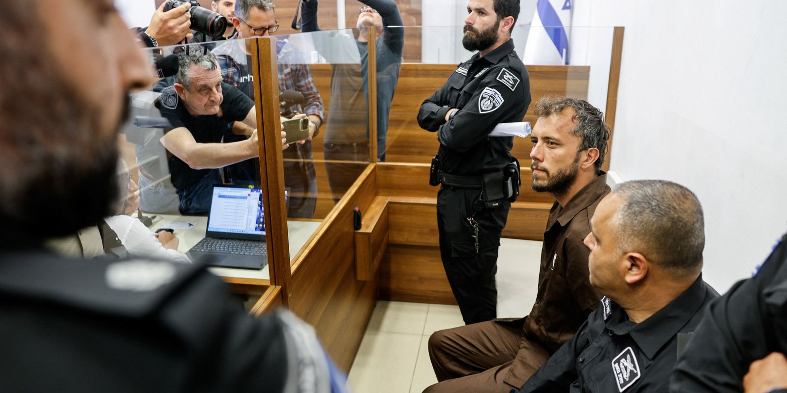 Justiça de Israel prorroga prisão do ativista brasileiro Thiago Ávila