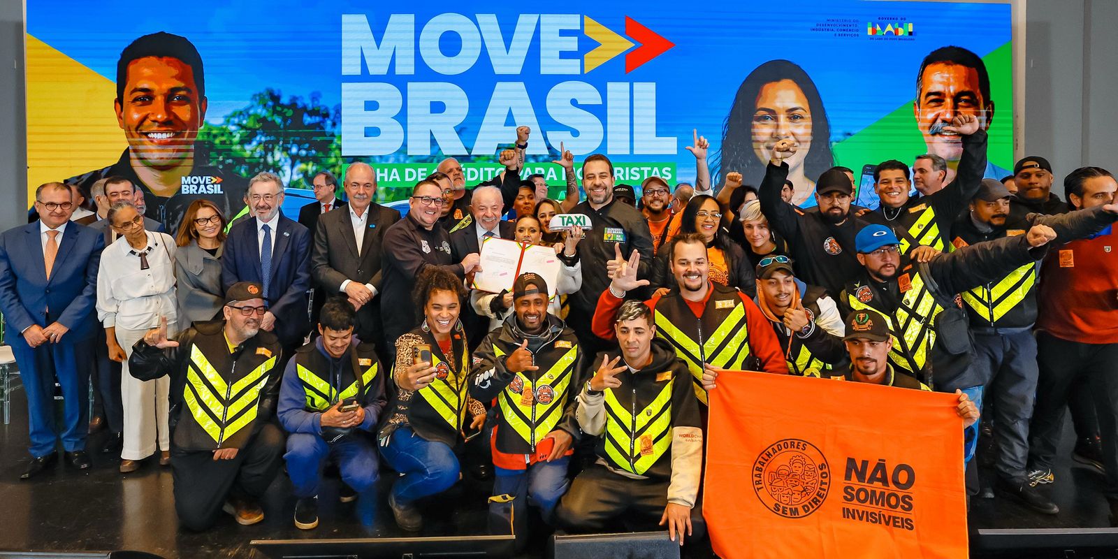 Lula cria programa de R$ 30 bilhões para motoristas de aplicativos