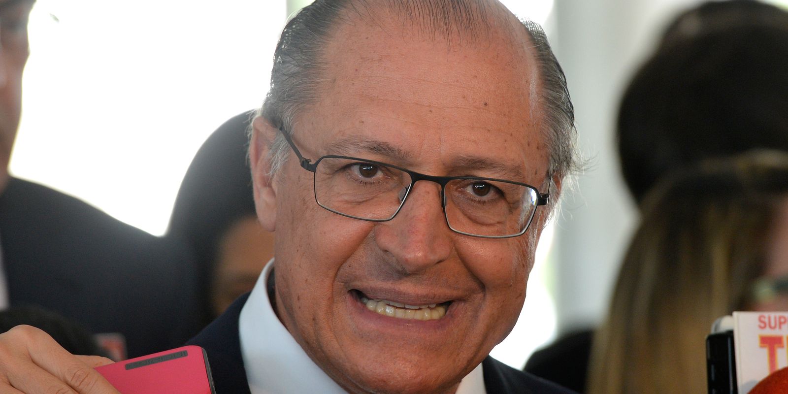 É factoide do clã Bolsonaro para desviar do caso Master, diz Alckmin