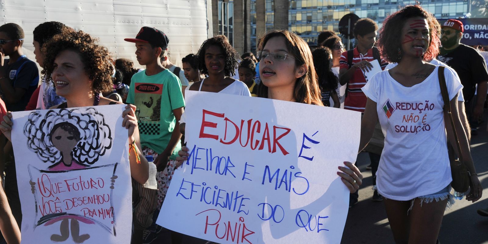 CCJ adia novamente análise de PEC sobre redução da maioridade penal