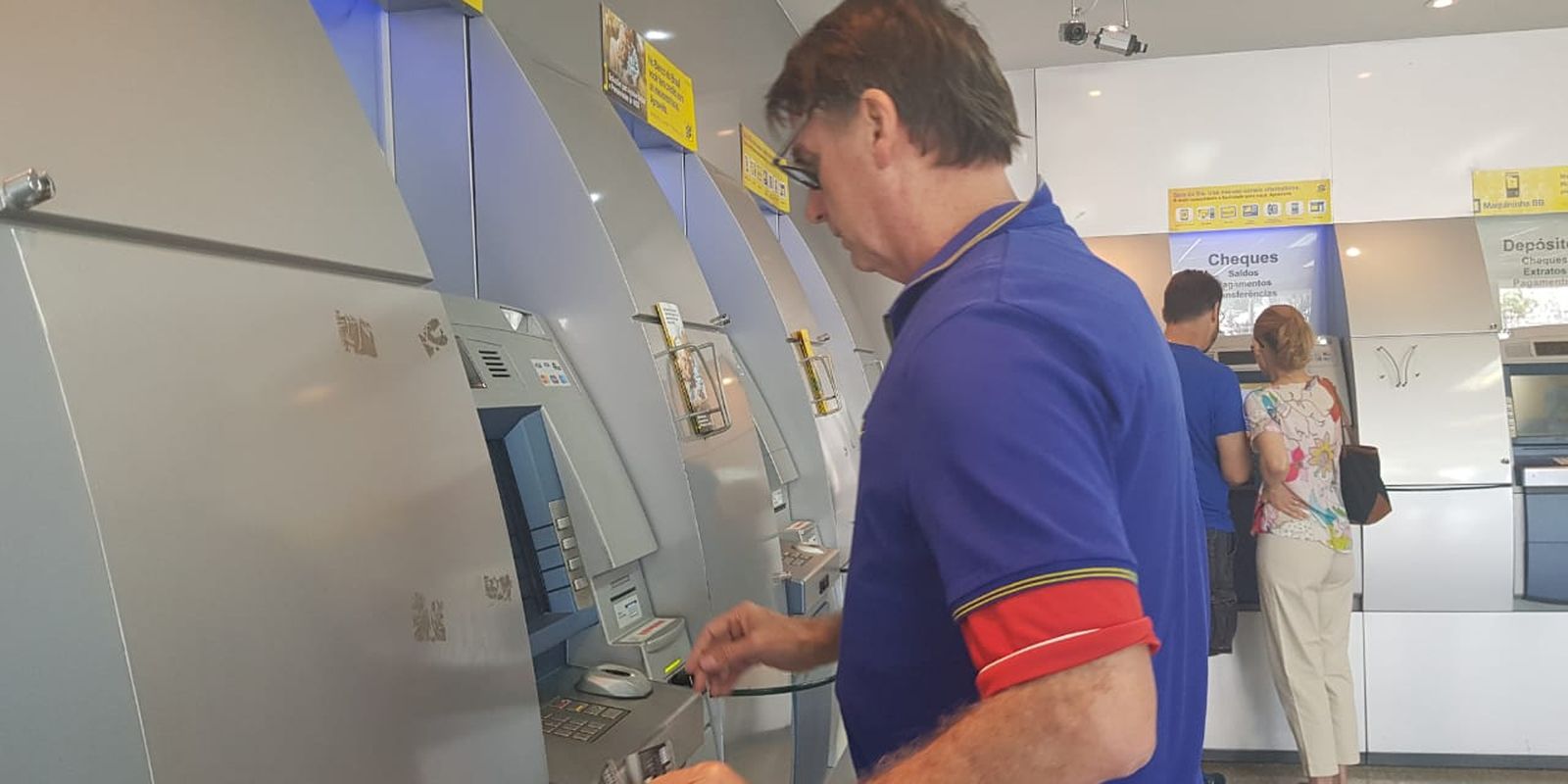 Receita paga nesta sexta maior lote de restituição do IR da história