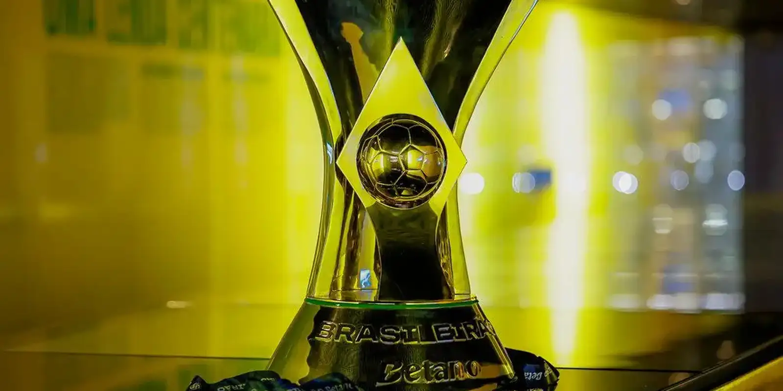 Brasileirão: Flamengo empata com Athletico-PR e “ajuda” Palmeiras