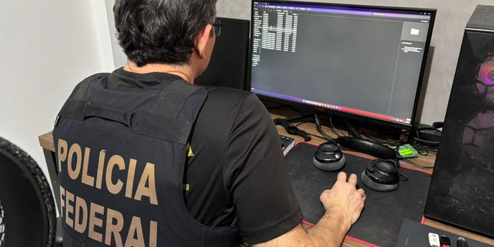 Crime de racismo em canal de mensagens é investigado pela PF