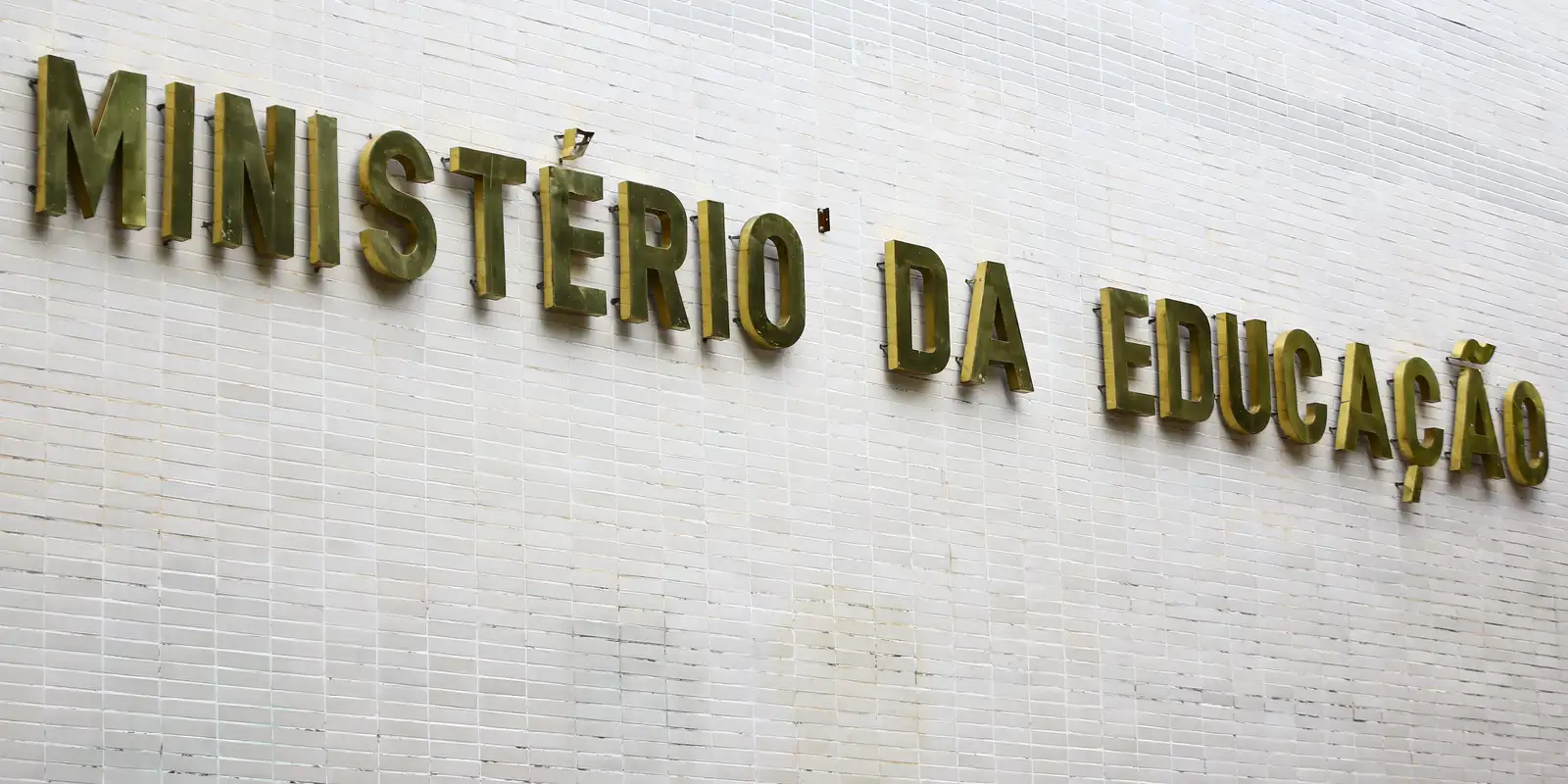 Formação de professores a distância mostra desempenho 53,1% inferior