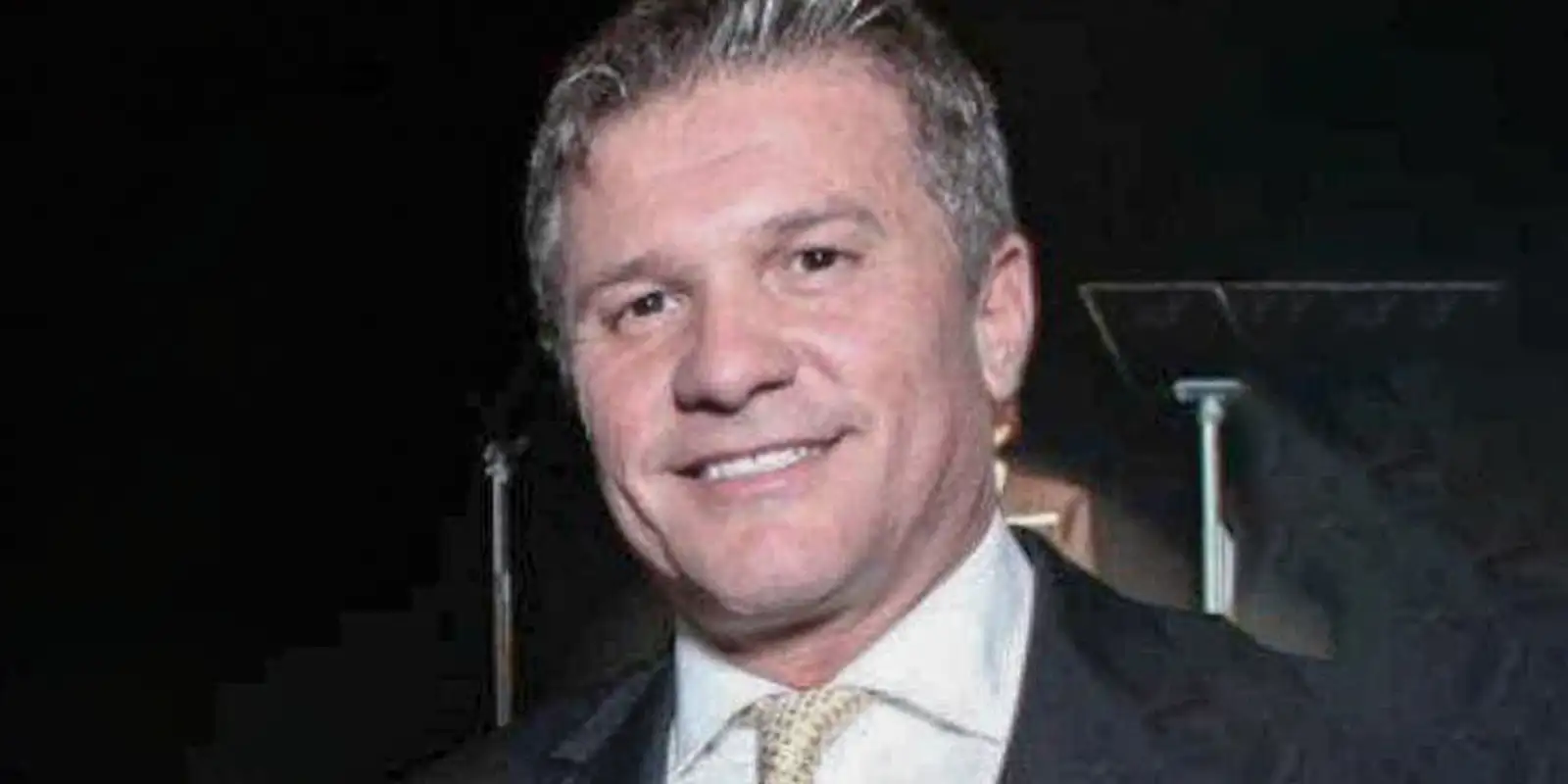 Mendonça vota para manter prisão de pai de Vorcaro; Gilmar pede vista
