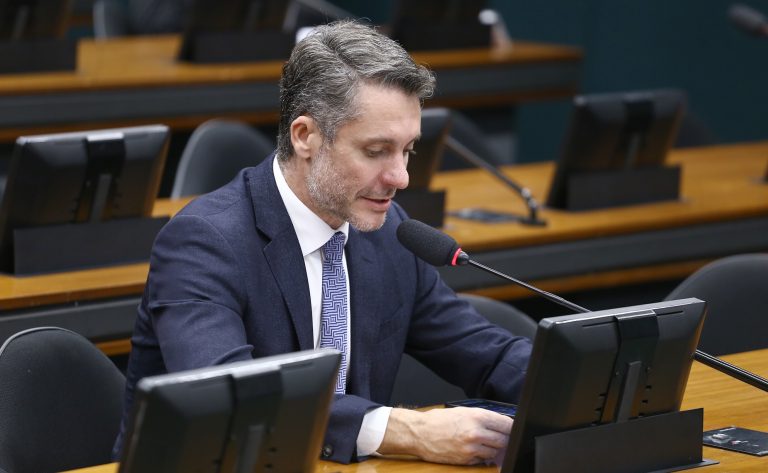 Comissão aprova admissibilidade de PEC que cria incentivos fiscais para o setor de reciclagem – Notícias