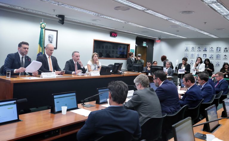 Conselho de Ética analisa pareceres contra deputados por ocupação do Plenário – Notícias
