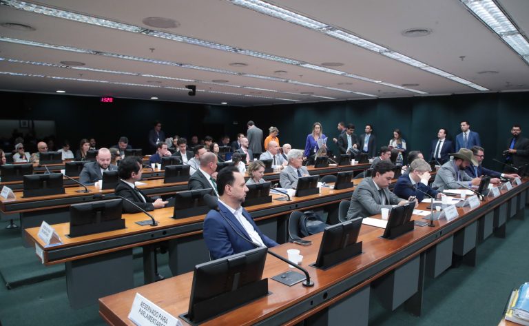 Conselho de Ética analisa processos contra deputados nesta terça-feira – Notícias