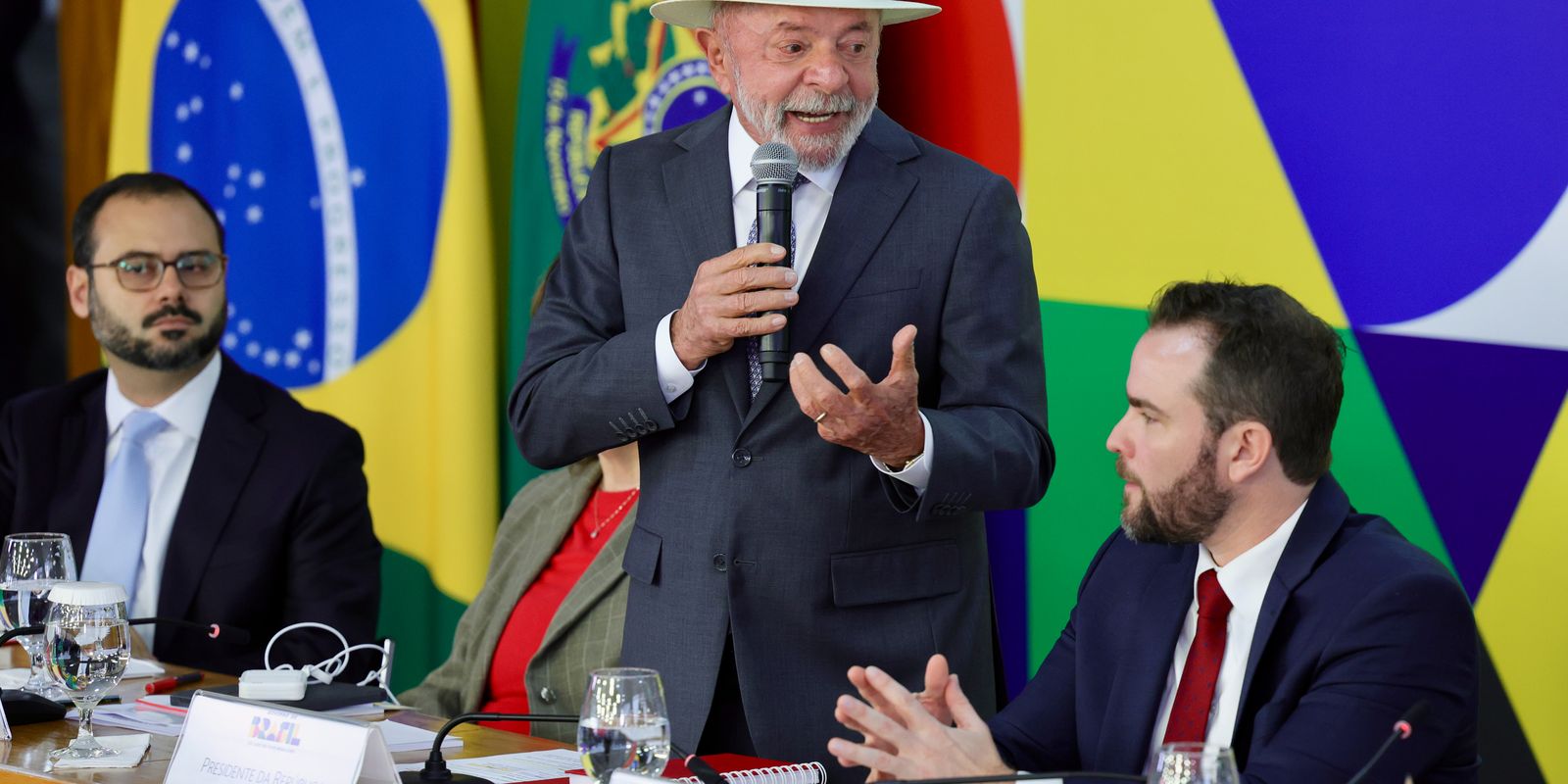 Lula: Desenrola Brasil ajudará população a “tirar corda do pescoço”