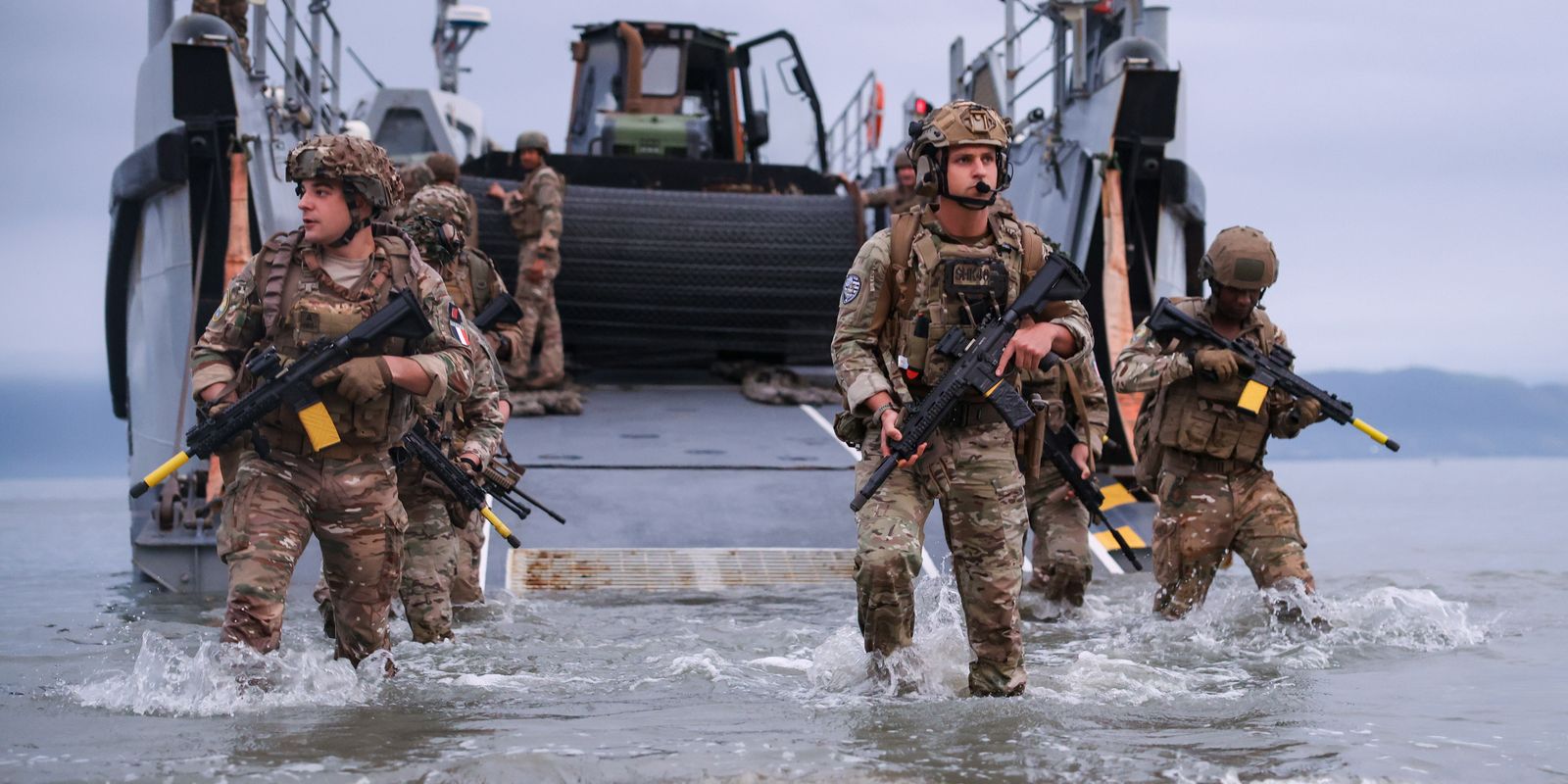Marinhas brasileira e francesa fazem exercício na costa do Rio