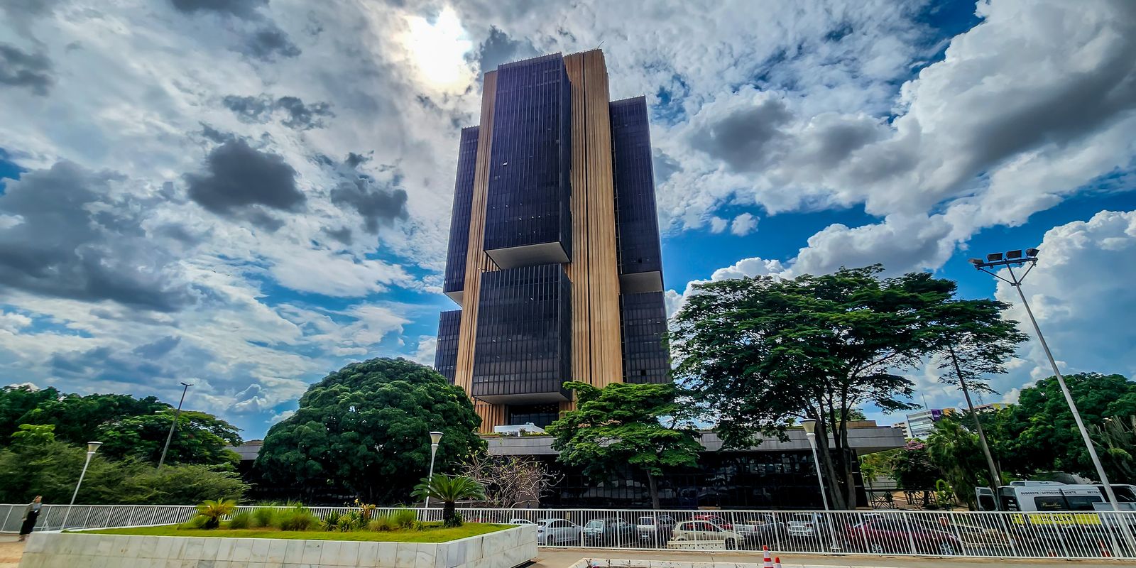 PEC no Senado facilita cooptação do Banco Central, dizem economistas
