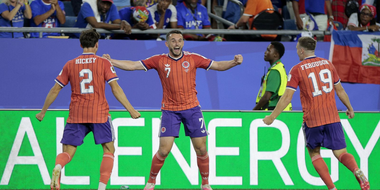 Escócia vence Haiti e vira líder do grupo do Brasil na Copa do Mundo
