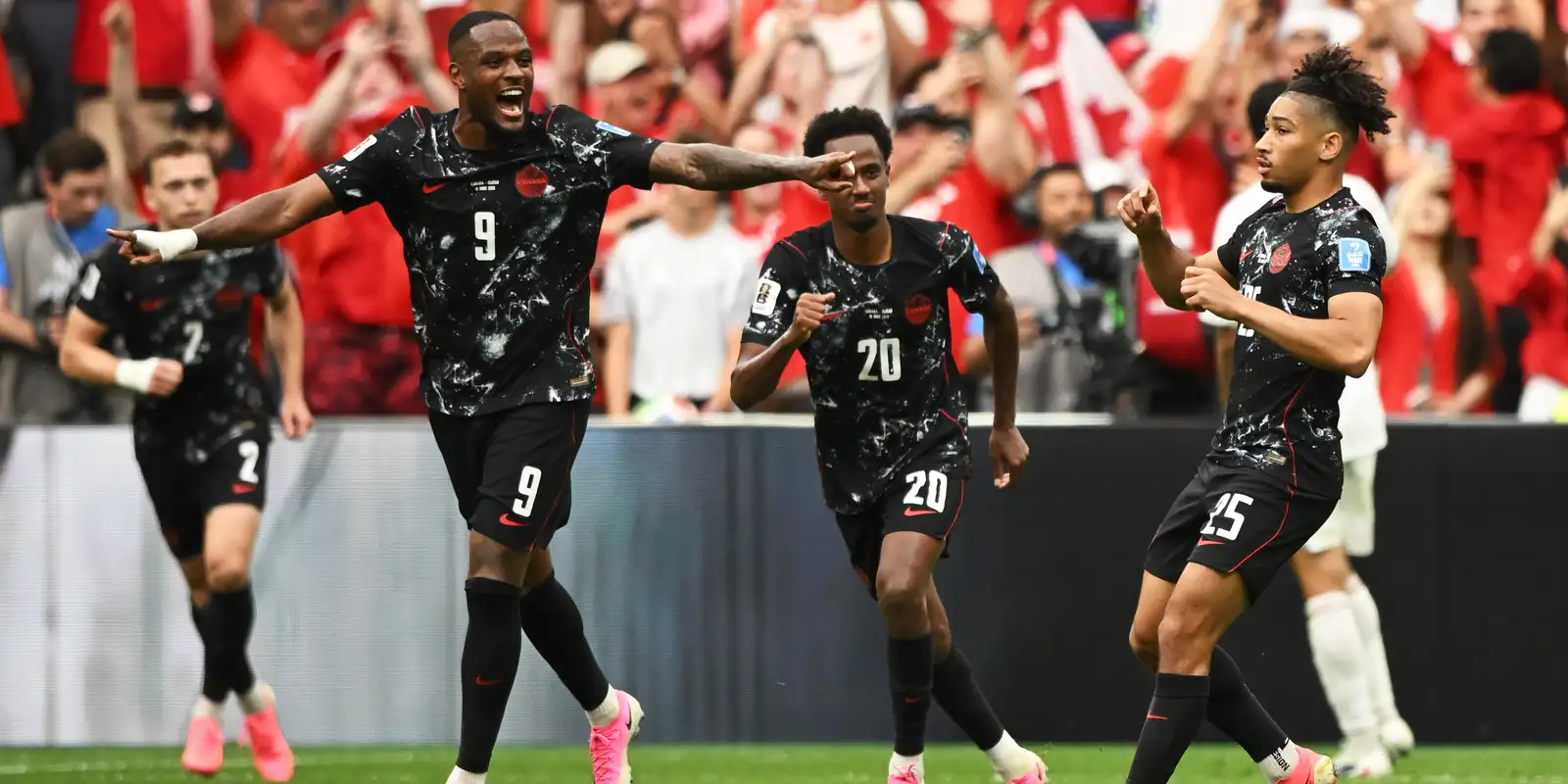 Canadá atropela Catar e vence pela primeira vez em uma Copa do Mundo