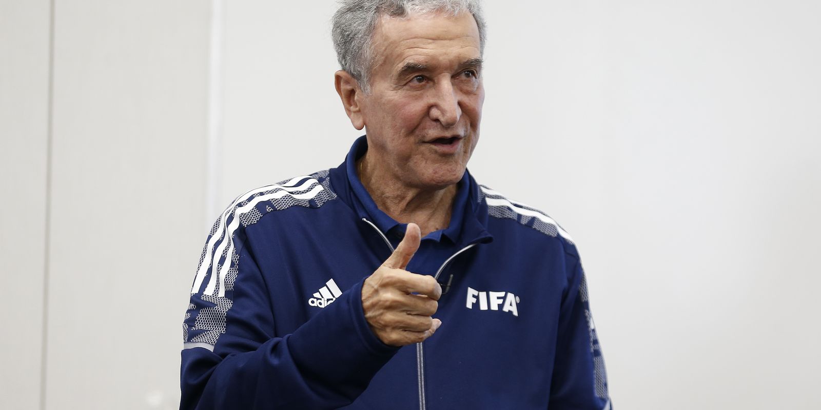 Técnico do tetra, Carlos Alberto Parreira é internado no Rio