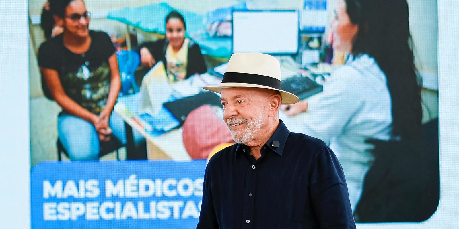 Lula responsabiliza clã Bolsonaro por ataque dos EUA ao Pix e taxação