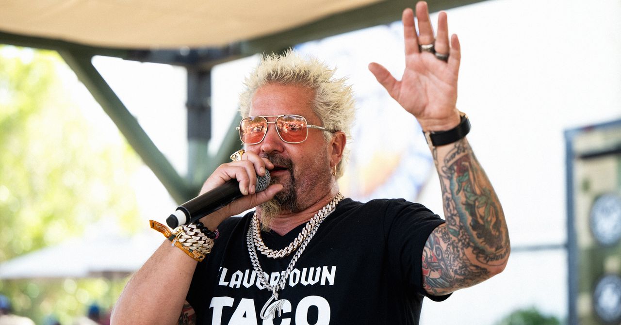 Este streamer convenceu o cara da Internet Fieri a nunca engolir comida na TV