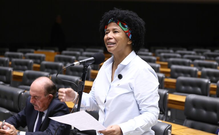 Comissão aprova redução de custos para adaptação de carro de pessoa com deficiência – Notícias