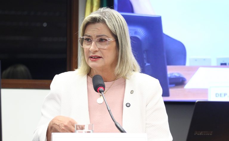 Comissão aprova política nacional de valorização da mulher rural – Notícias