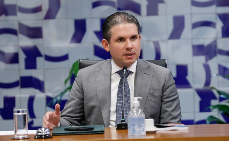 Líderes da Câmara discutem fim da escala 6×1 e combate à misoginia – Notícias