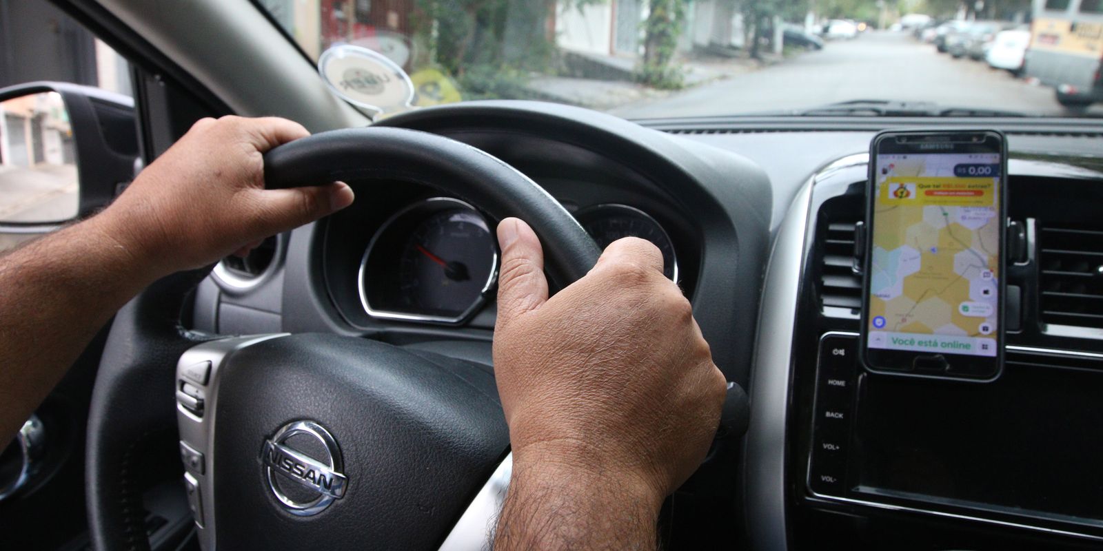 Motoristas de app têm maior risco de endividamento, alerta TST