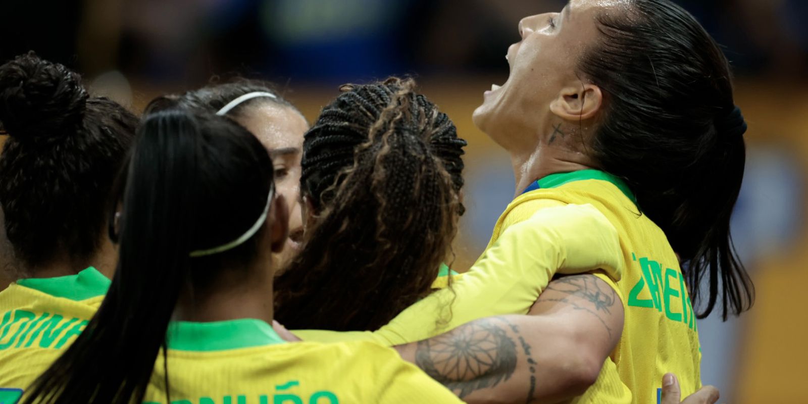 Em virada relâmpago, seleção brasileira feminina vence Estados Unidos