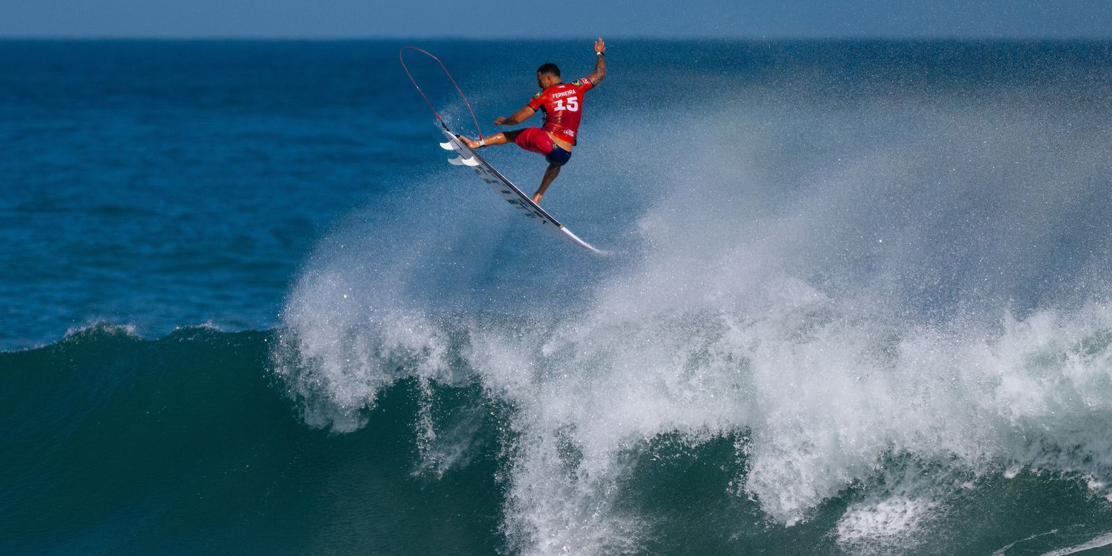 Com 4 surfistas, Brasil segue na briga pela etapa de Saquarema