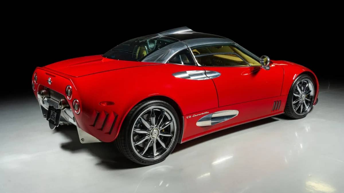 Existem apenas dois Red Spyker C8s e um foi vendido por US$ 670.000