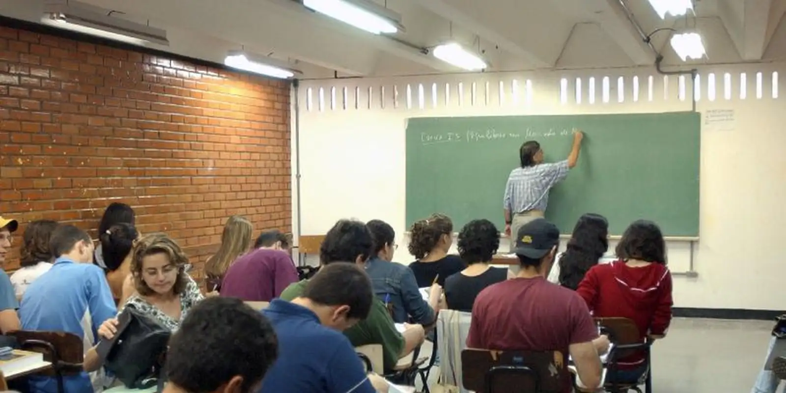 Fies do 2º semestre: prazo de adesão de instituições termina hoje