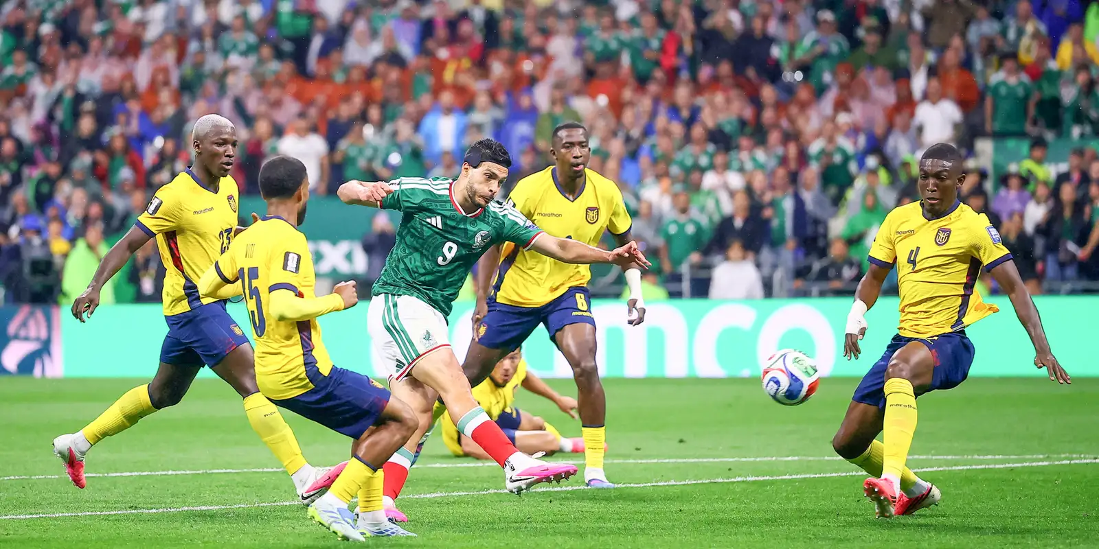 México bate Equador e avança às oitavas de final da Copa
