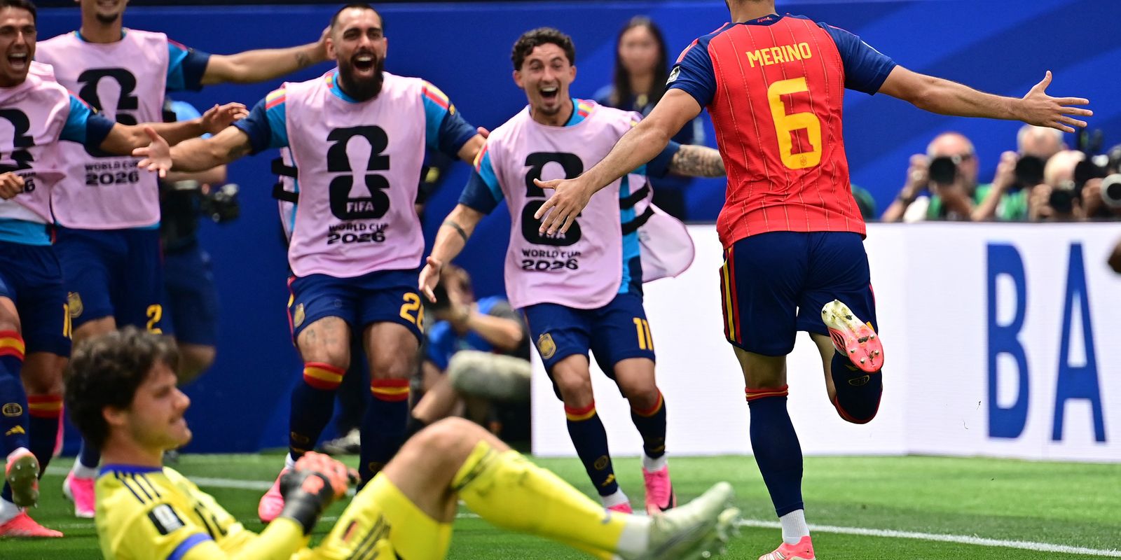 Merino decide outra vez, Espanha vai à semifinal e frustra sonho belga