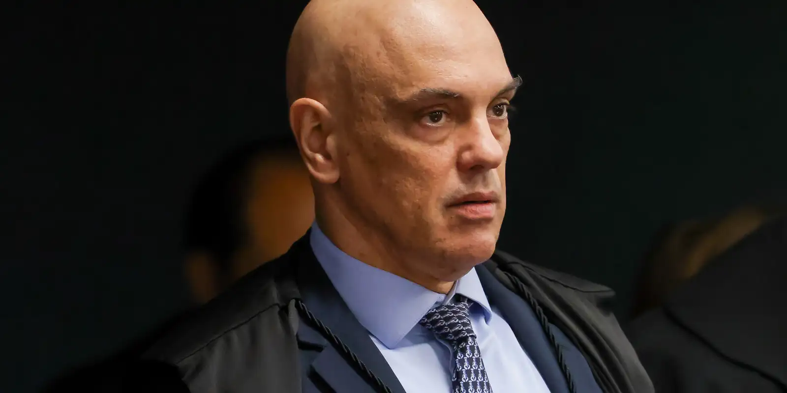 Moraes volta a pedir que PGR se manifeste sobre arma de Bolsonaro
