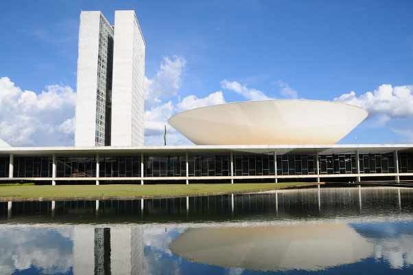 Mesa Diretora da Câmara declara a perda de mandato de dois deputados