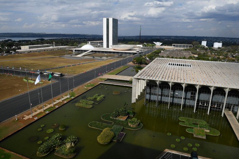 Estudo legislativo aponta para a necessidade de novas reformas para estabilizar a dívida pública – Notícias