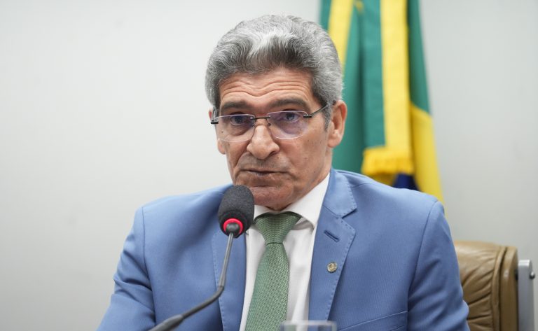 Comissão aprova acúmulo de seguro-defeso com trabalho temporário de até um salário mínimo – Notícias