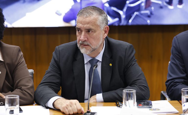 Líder do governo mantém posição contrária à ampliação do projeto de renegociação de dívida rural – Notícias