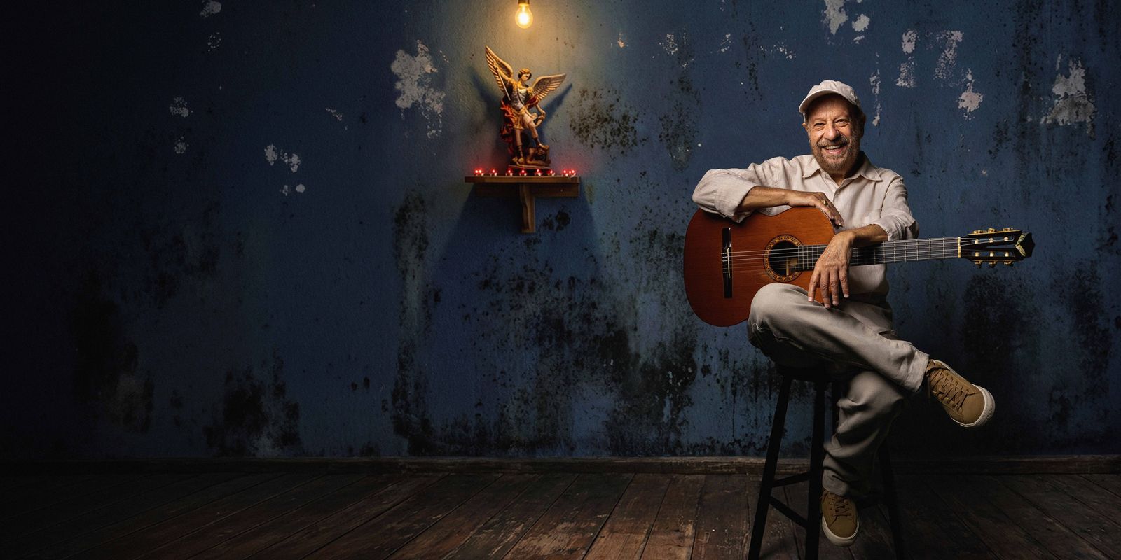Cantor e compositor João Bosco completa 80 anos